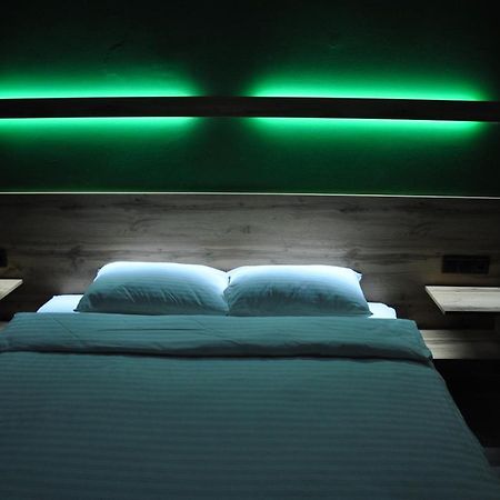 Full House Capsule Hostel Rivne Exteriör bild A room at the hotel
