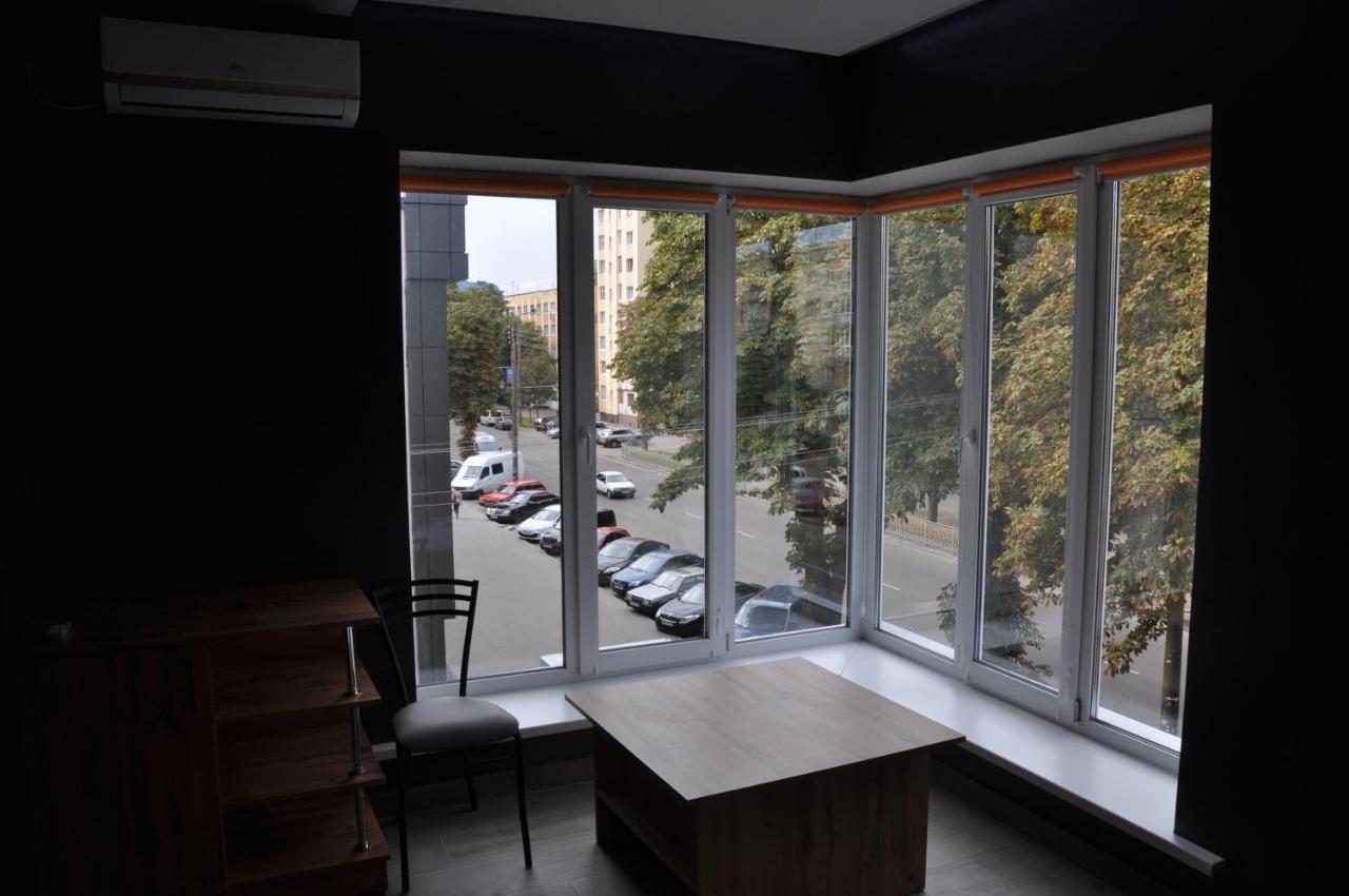 Full House Capsule Hostel Rivne Exteriör bild