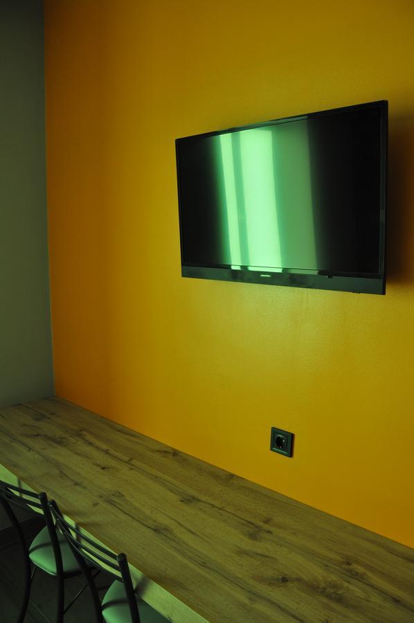 Full House Capsule Hostel Rivne Exteriör bild A wall socket