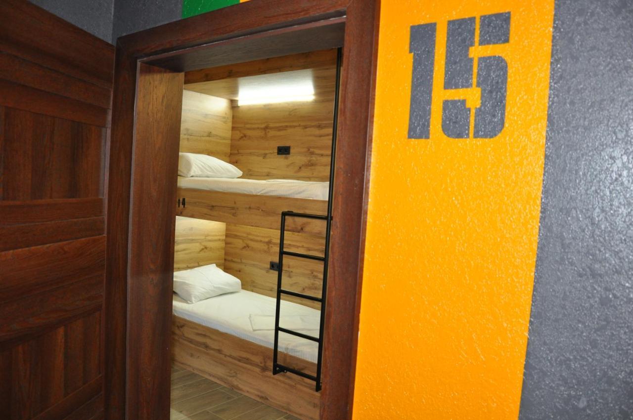 Full House Capsule Hostel Rivne Exteriör bild A typical room at the hostel